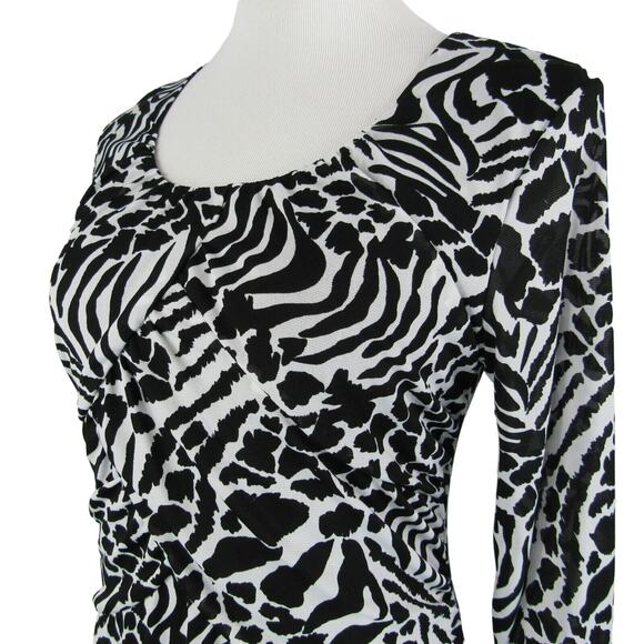 Style & Co Fitted Ruched Blouse Stretch Scoop Neck Animal Print Size Medium - Picture 3 of 8